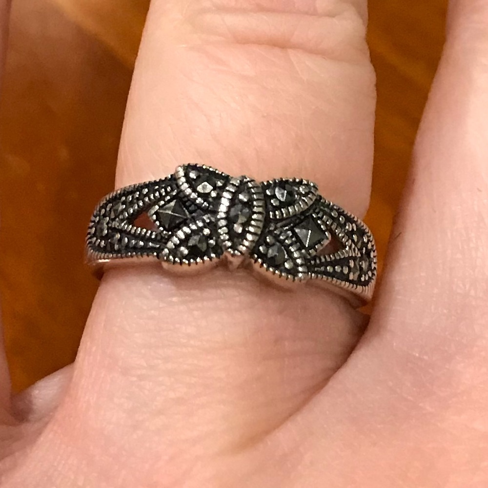 Sterling/Marcasite Band.  Sz 8 Promise Ring - Picture 2 of 5